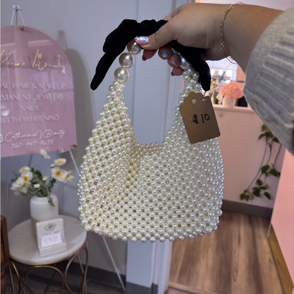 Elegant Pearl Beaded Handbag with Black Handle